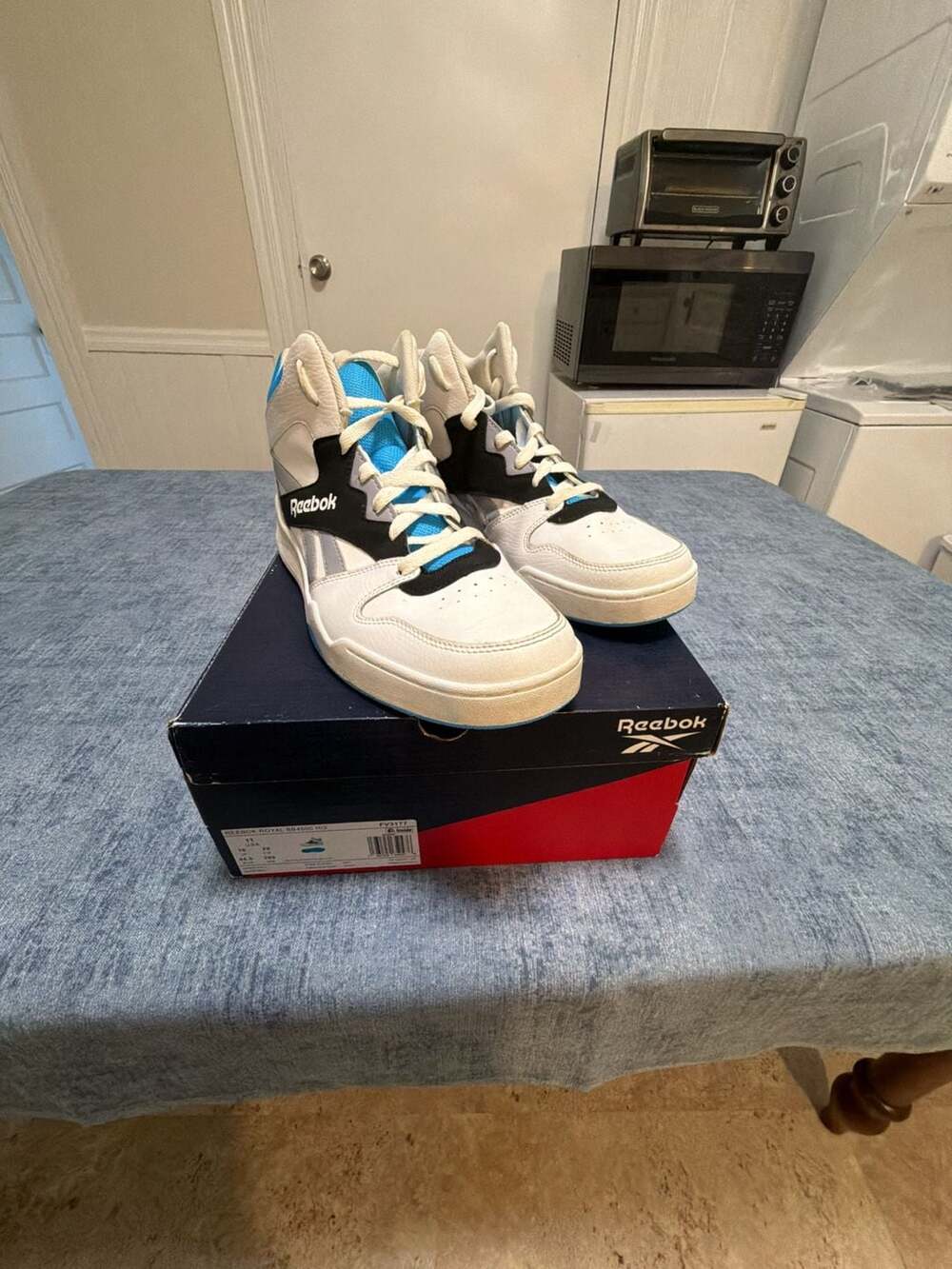 Reebok Royal BB4500 HI2 Size 11 White Blue Black Basketball Shoes